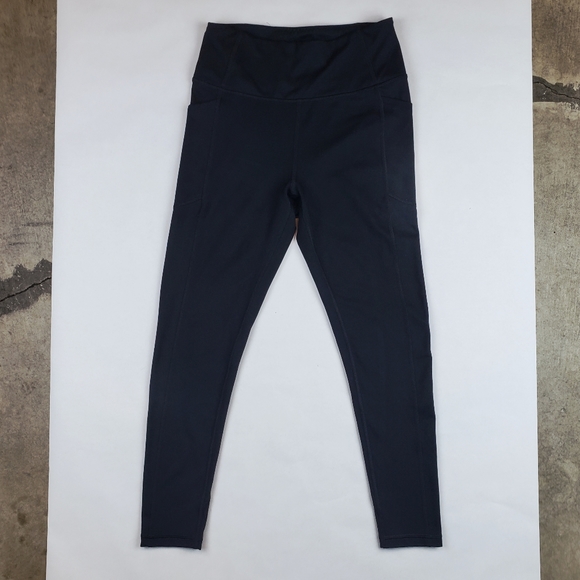 Victoria Secret Incredible Essential Legging EUC - Picture 2 of 9